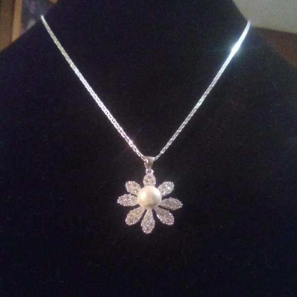 Elegant Moissanite Diamond/Pearl FlowerPendant 925 Silver...